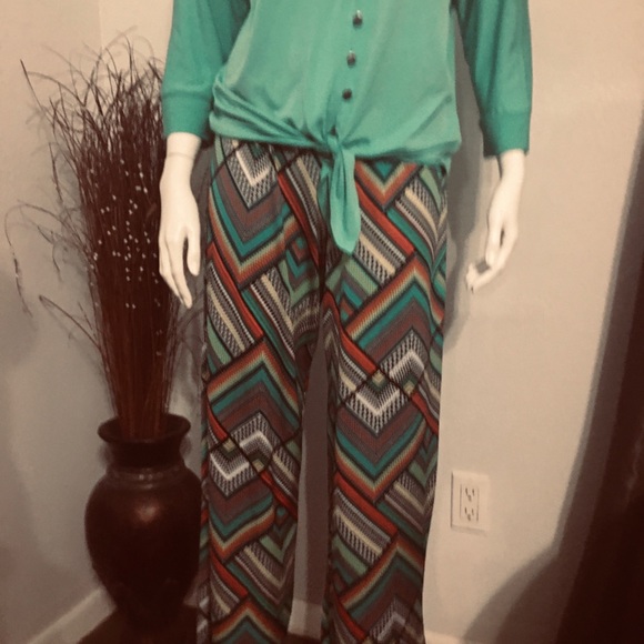 Valerie Stevens set size small - Picture 4 of 5